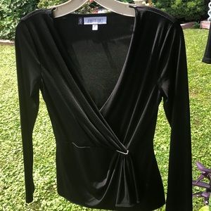 Jennifer Lopez black top.